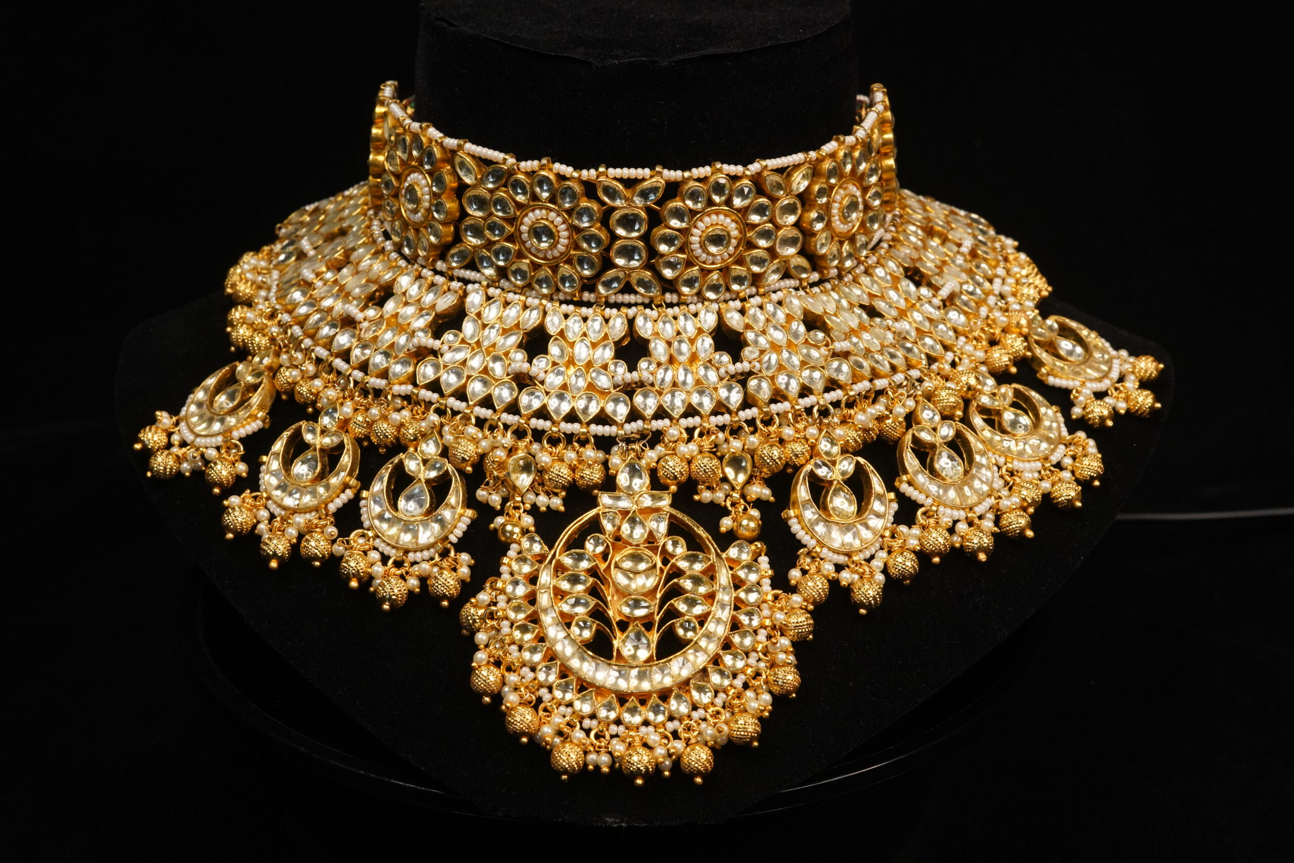 Enchanting Paachi Maharani Choker Necklace Set with Gold Finish